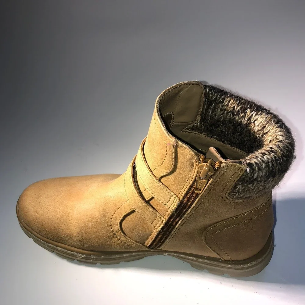 Girls‎ Tan Suede Faux Fur Lined Winter Boots Size 6M Zip Buckle Detail